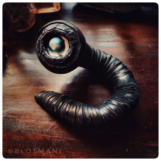 A L I E N cuff THE BEAST with a Mabe pearl FREE DHL EXPRESS SHIPPING